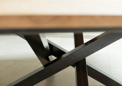 Table de salle à manger piètement MIKADO et plateau en Pin Massif