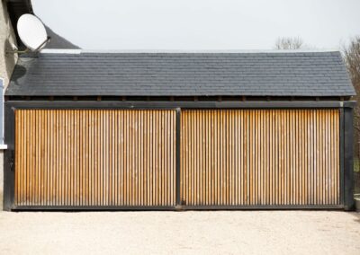 Porte de garage en acier et bois