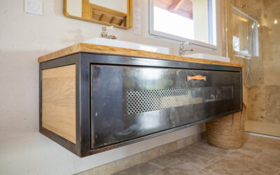 Meuble salle de bain acier et chêne massif sur mesure